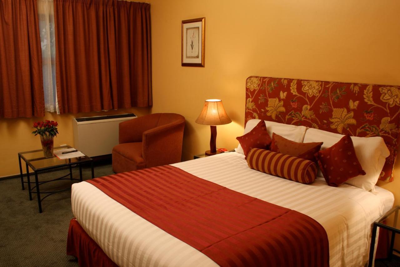 Crossroads Hotel Lilongwe Extérieur photo